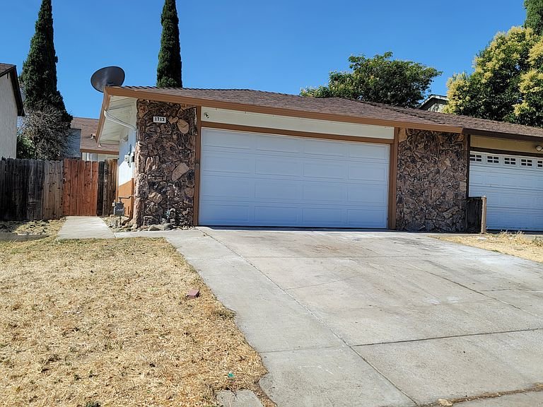 Antioch Townhome: 1713 Linden Way