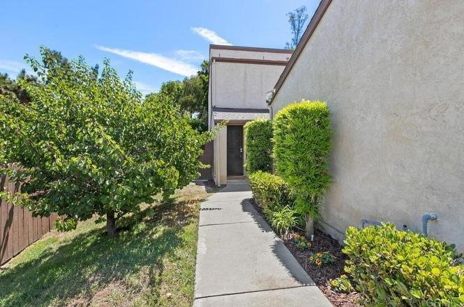 San Diego House: 5095 Lambert Lane