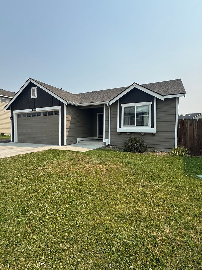 Ellensburg House: 2502 N McIntosh St