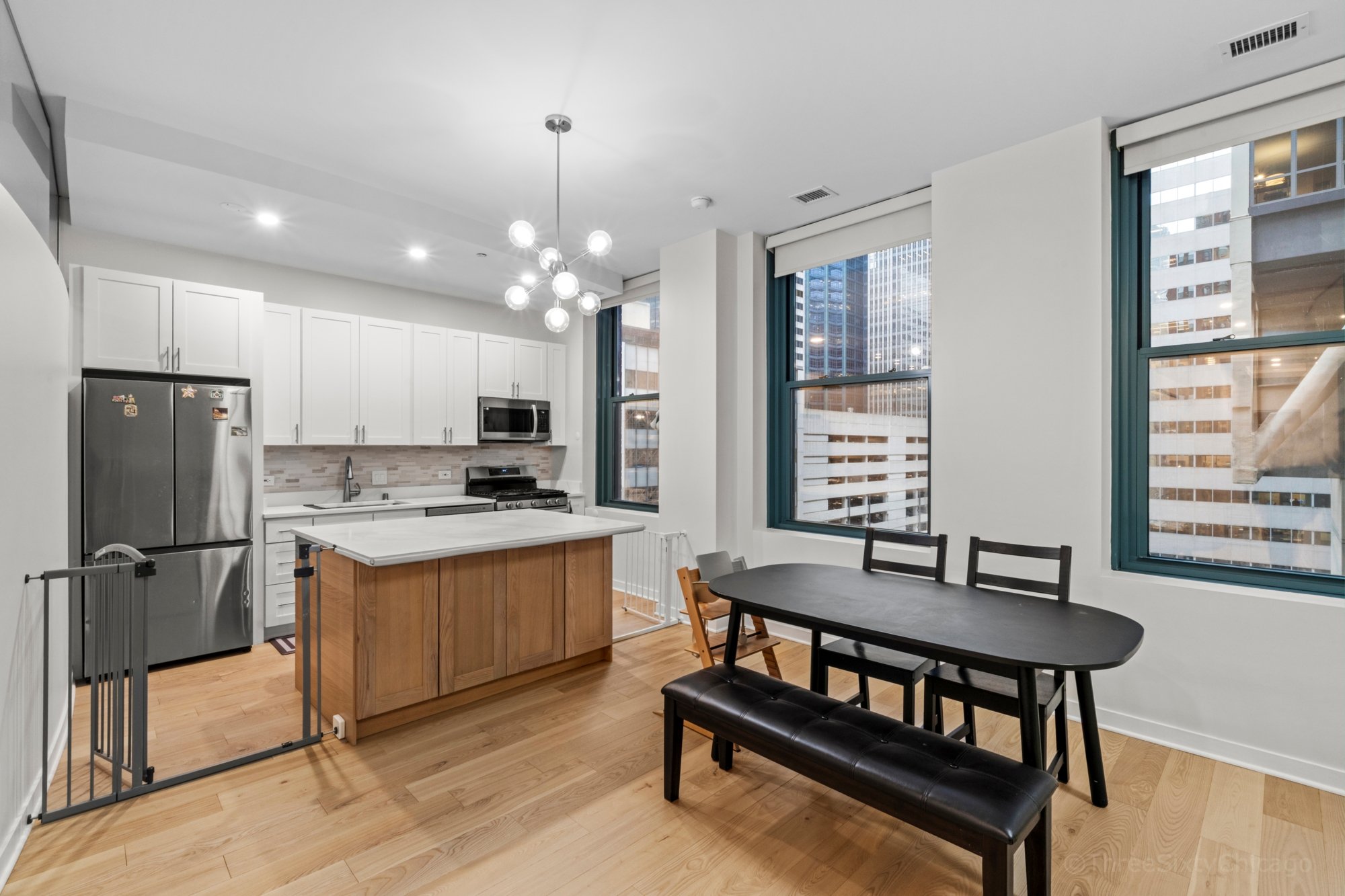 Chicago Condo: 208 West Washington