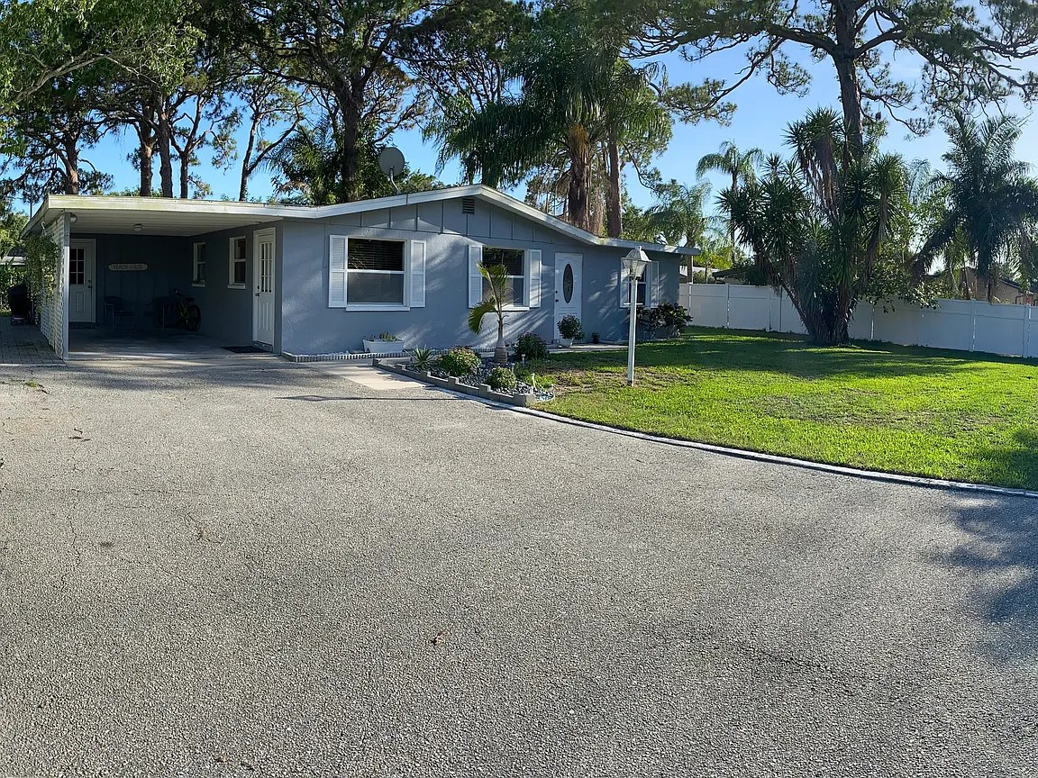 Sarasota House: 3230 Ashton Rd