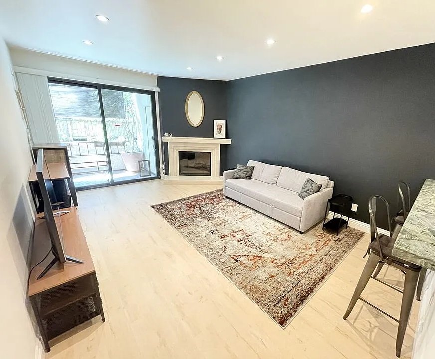 Playa Del Rey Single Room: 8707 Falmouth Ave