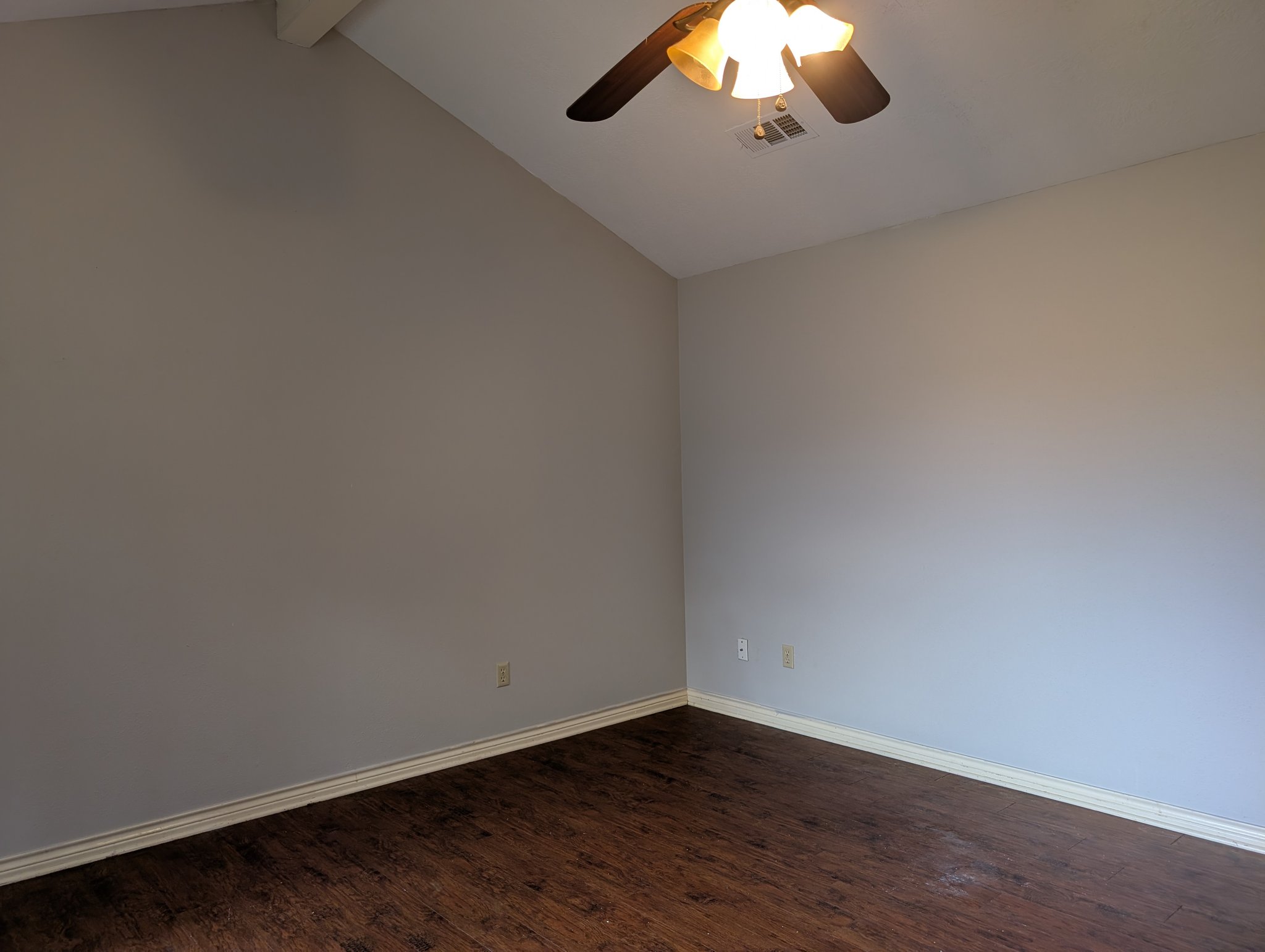 College Station Multiplex: 1806 treehouse trl
