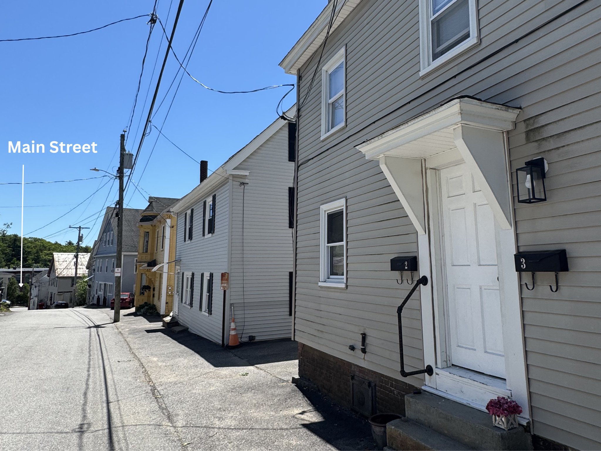 Newmarket Apartment: 29 Central St