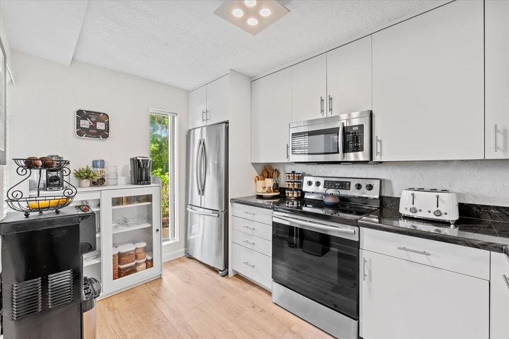 Boca Raton Condo: 21 ROYAL PALM Way 1050