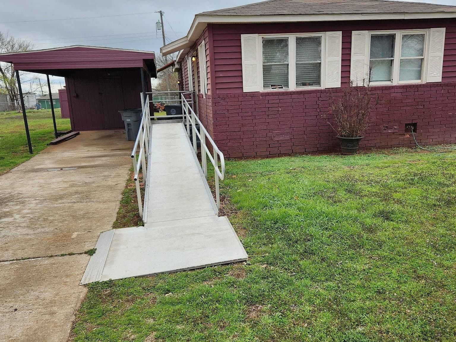 Lawton House: 1606 SW Tennessee Ave