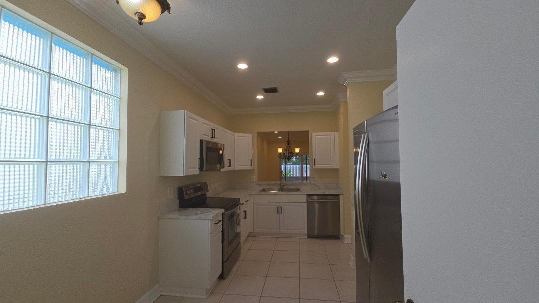 Coral Springs House: 10351 NW 7TH Street