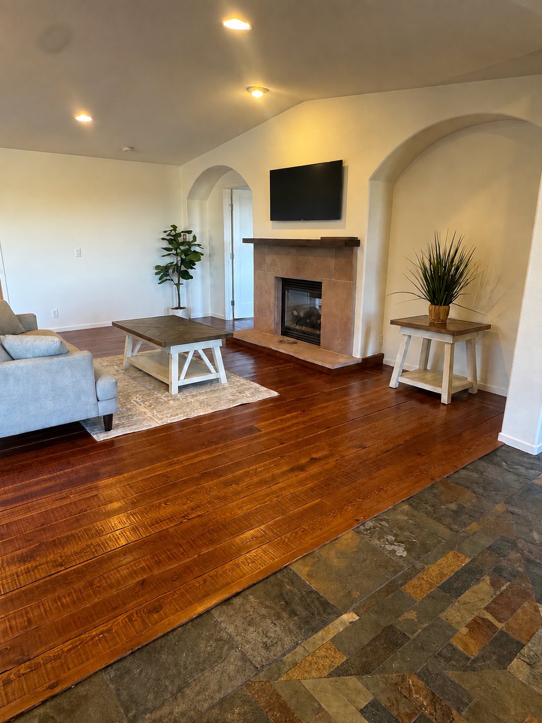 Salinas House: 300 Mesa Rd