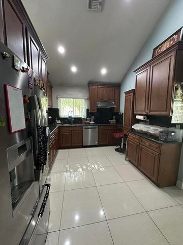 Boynton Beach House: 8 ELTON Place