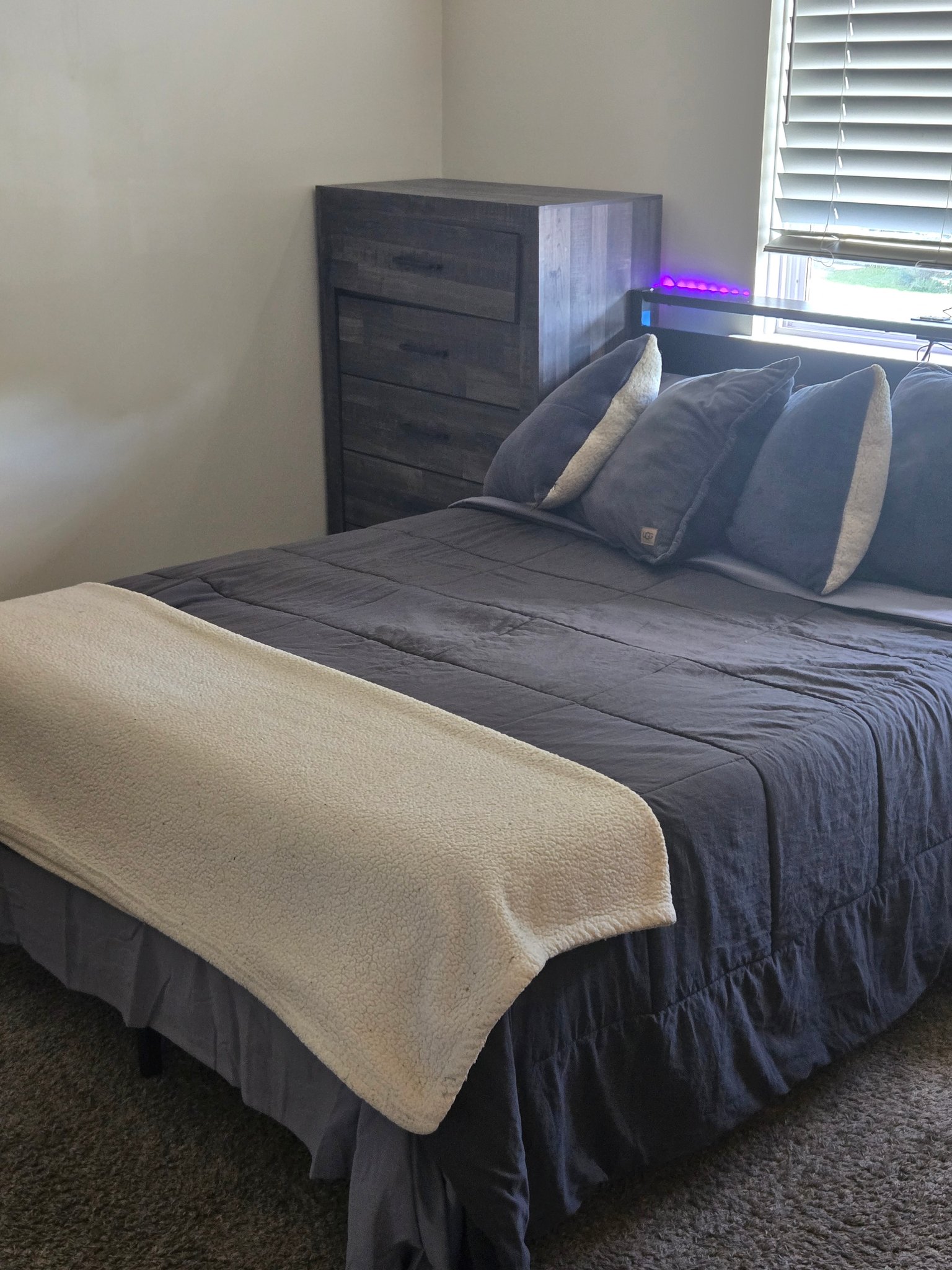 ROYAL OAK Single Room: 1103 MONTROSE AVE