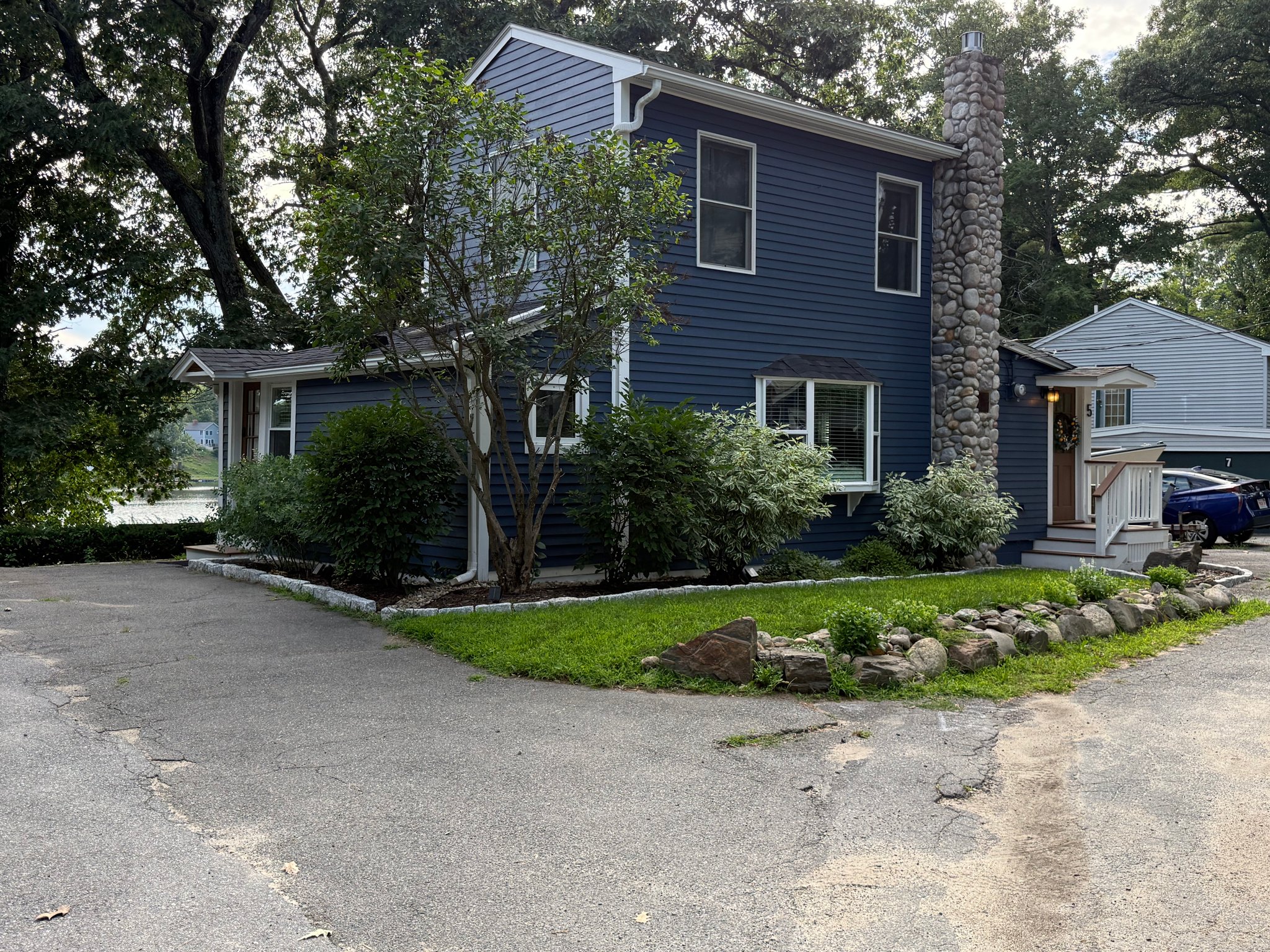 GEORGETOWN House: 5 Rock Pond Ave.