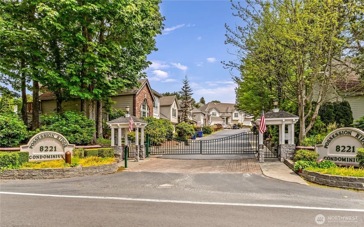 Mukilteo Townhome: 8221 53rd Ave W