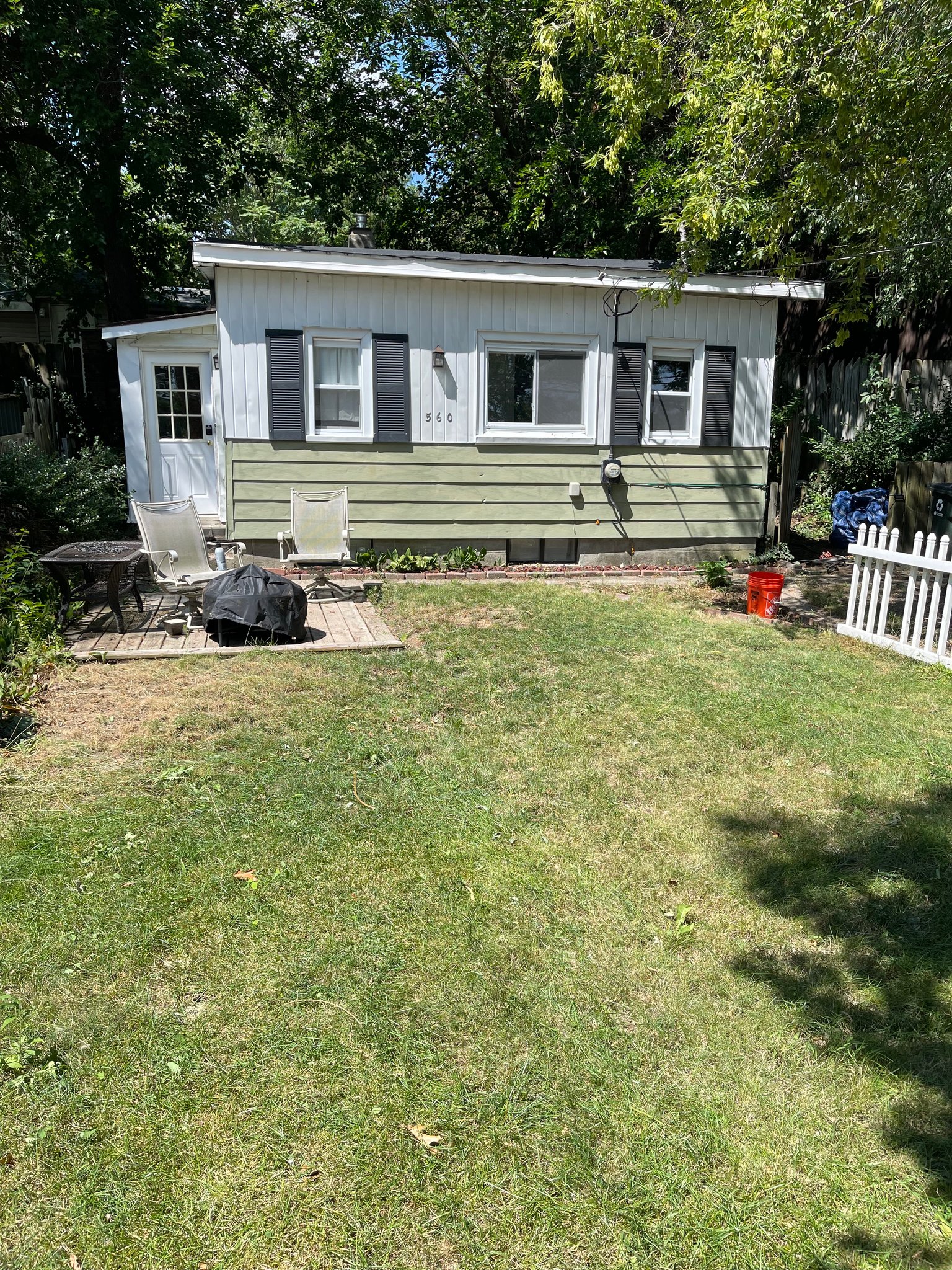 Lake Orion House: 560 Bellevue Ave