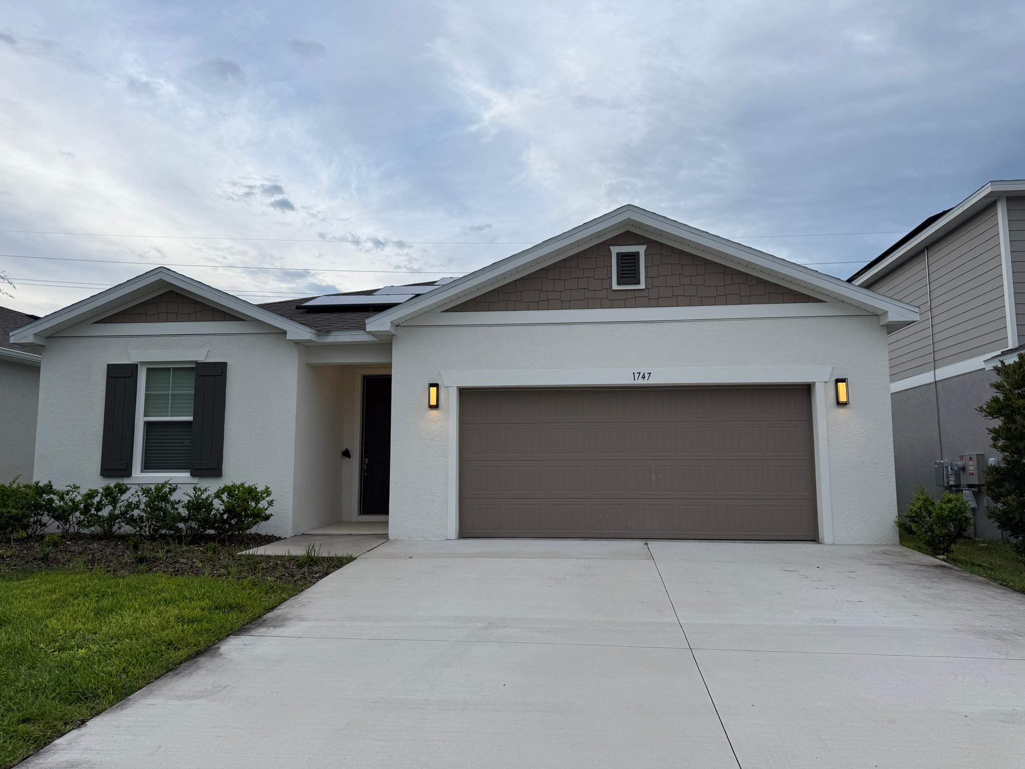 Deland House: 1747 Carnilian Street