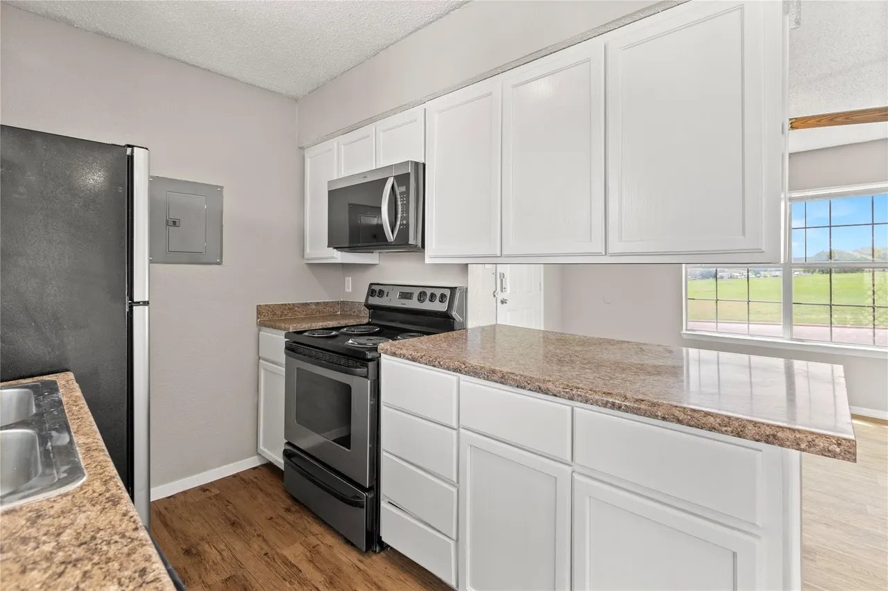 White Settlement Multiplex: 1625 Mary K Ln