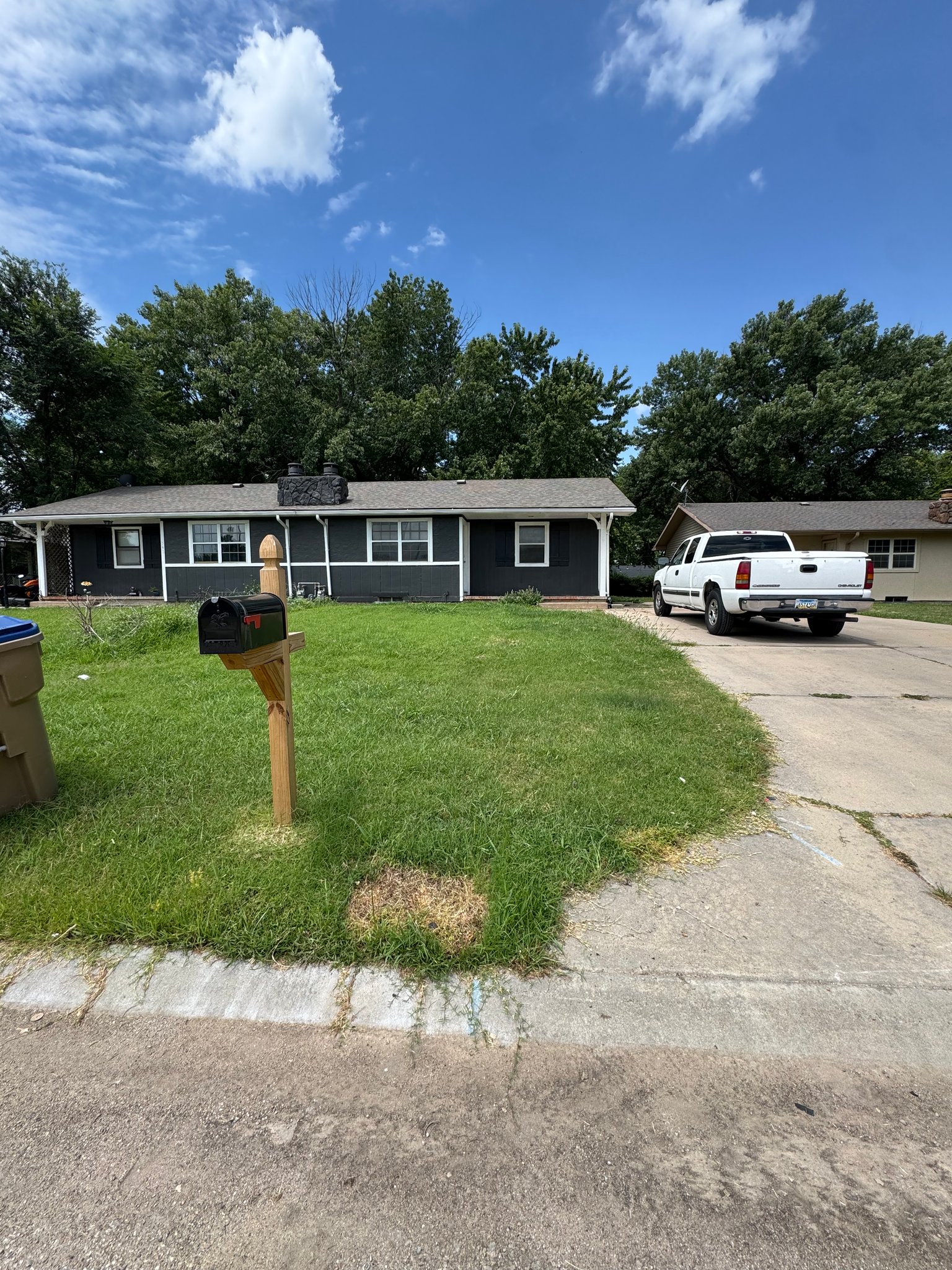 Andover Townhome: 539 S Deveron Dr