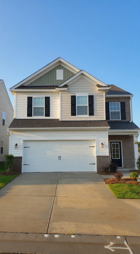 Winston Salem House: 5531 Hydrangea St