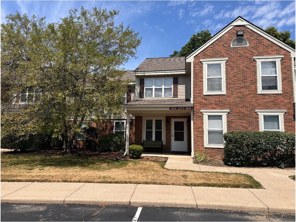 Rochester Hills Condo: 1642 Emerson Circle