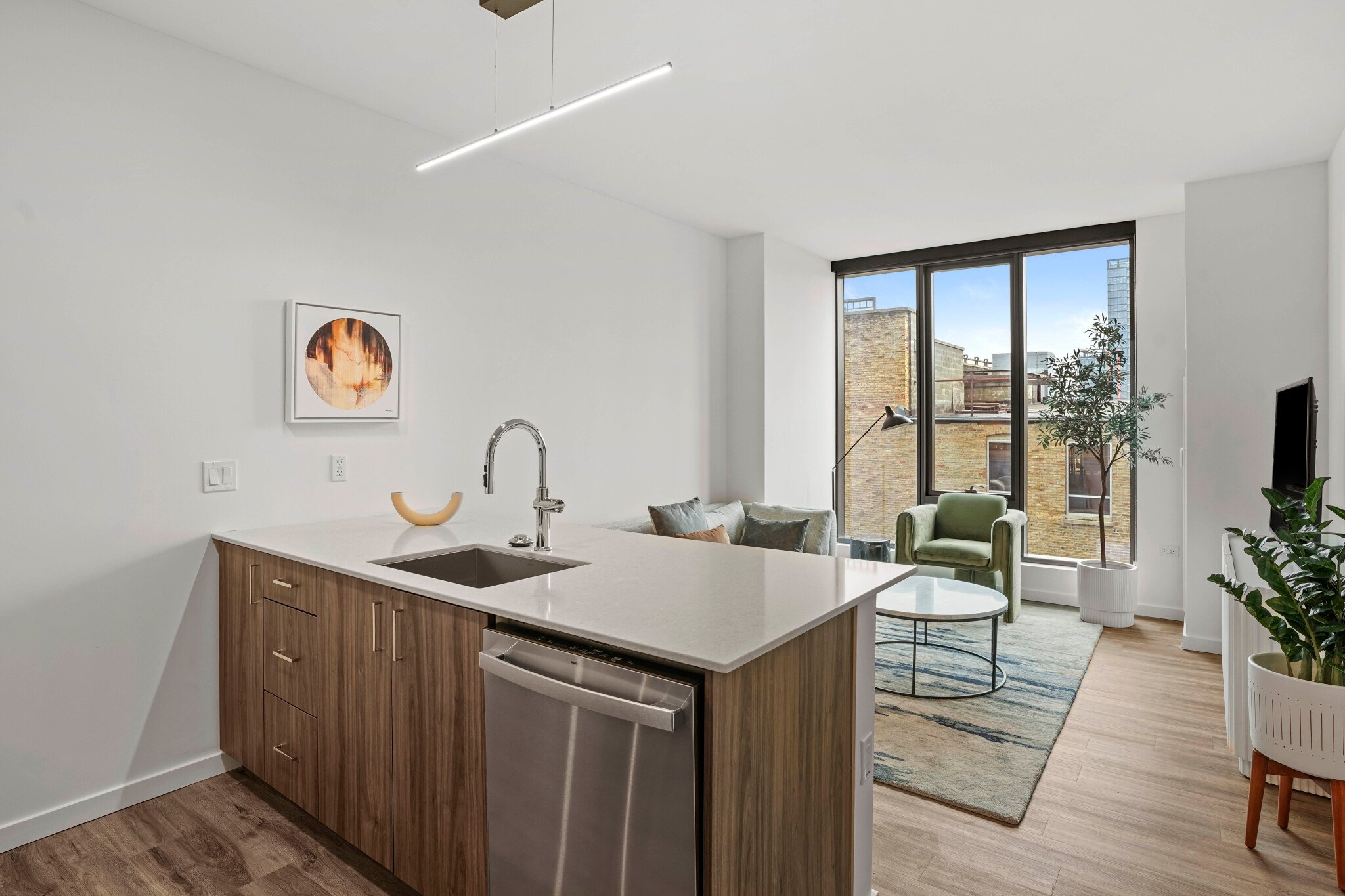 Chicago Condo: 164 N Aberdeen St