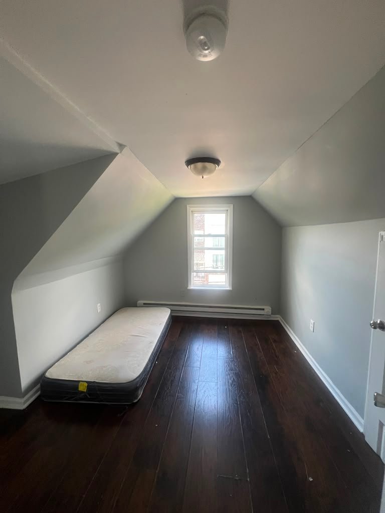 Newark House: 402 S8th Street
