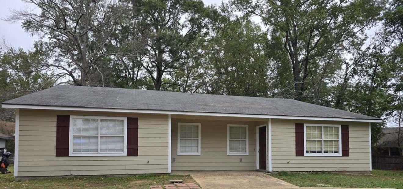 Clinton House: 101b Los Palachios Ct
