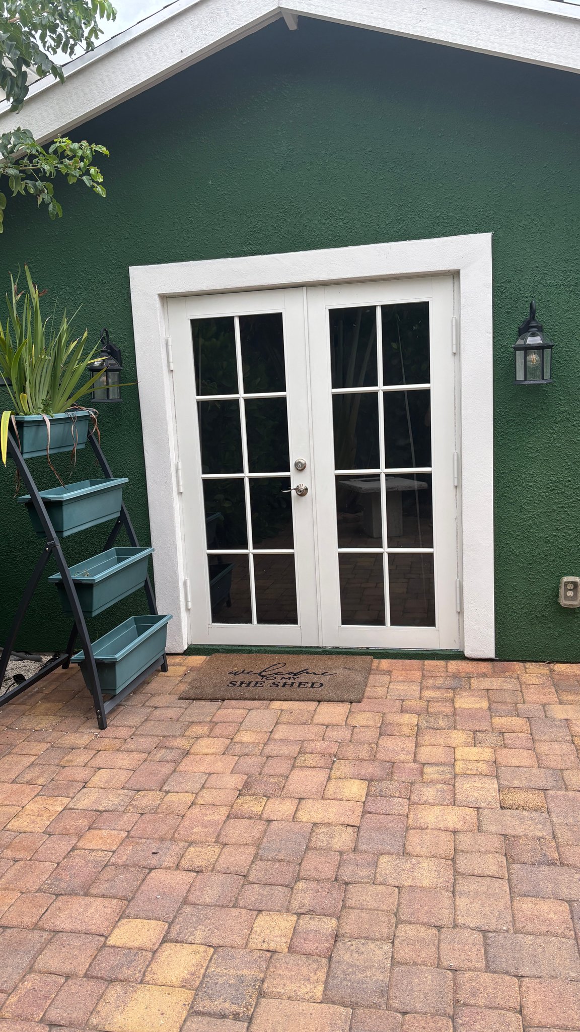 WEST PALM BEACH House: 715 New York St #2