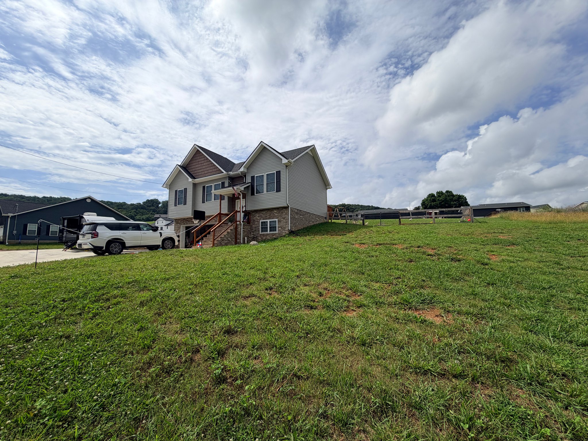 New Market House: 416 McGuire Rd