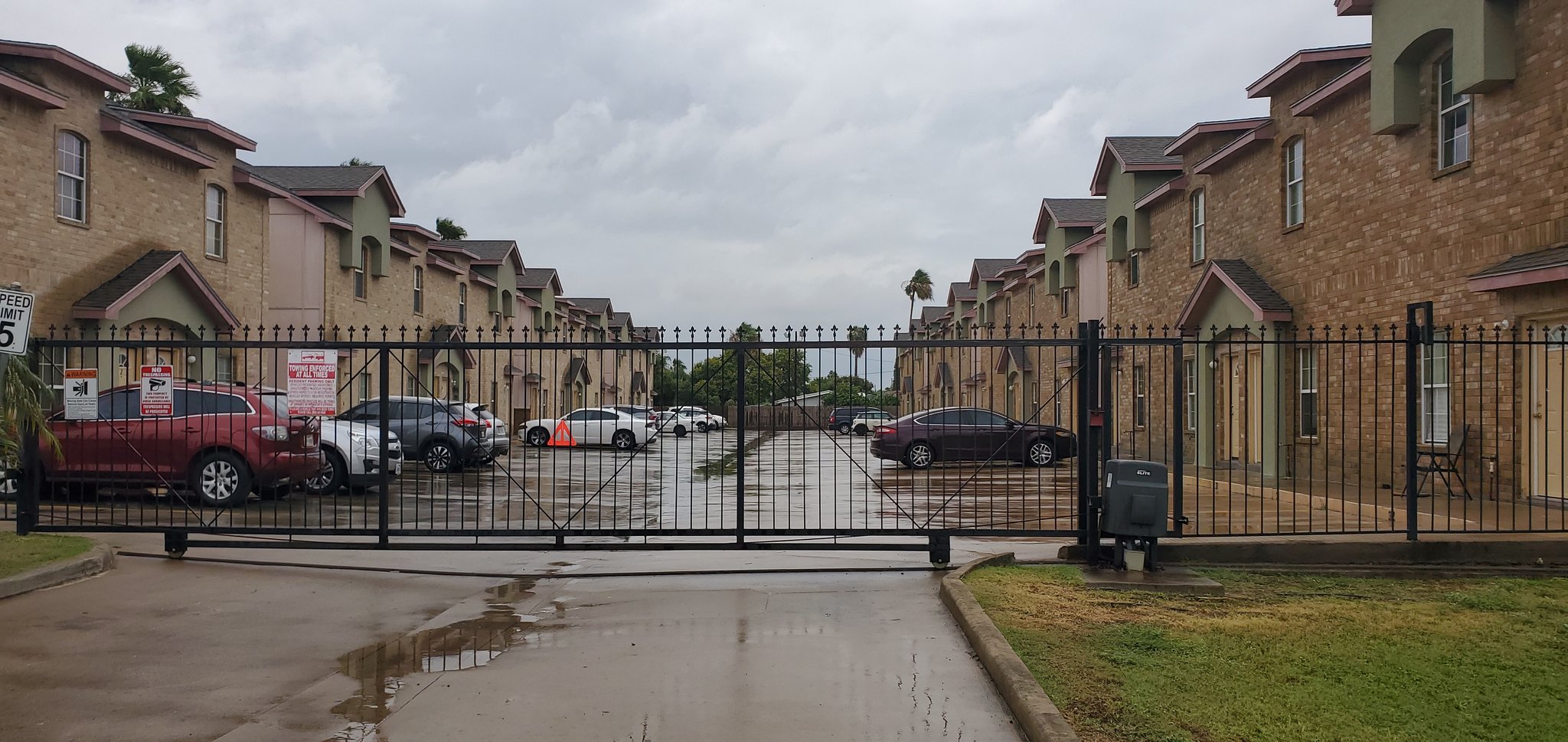 Mission Townhome: 2510 E Business Highway 83