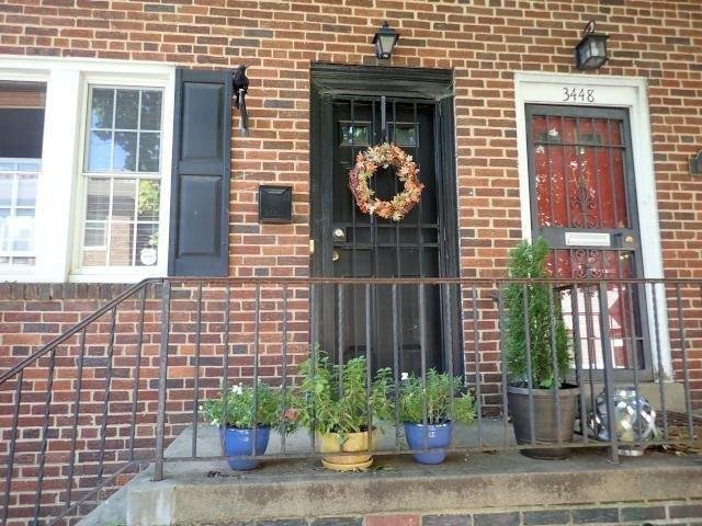 Washington House: 3446 Brown St NW