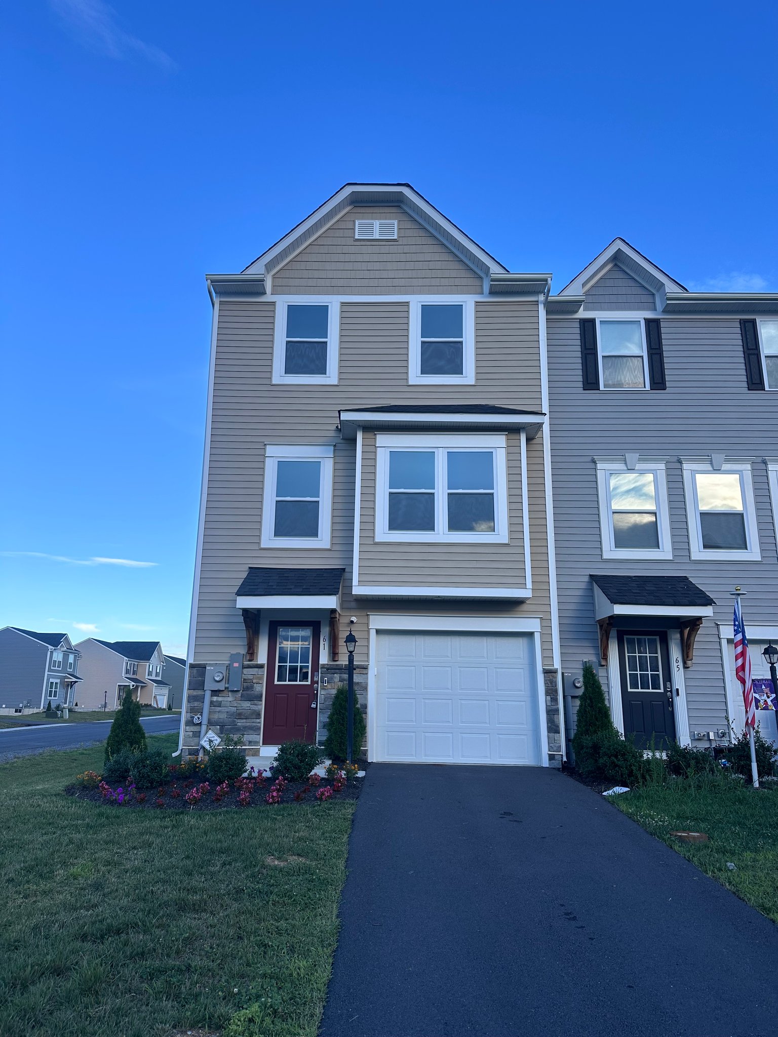 Inwood Townhome: 61 Zander Rd