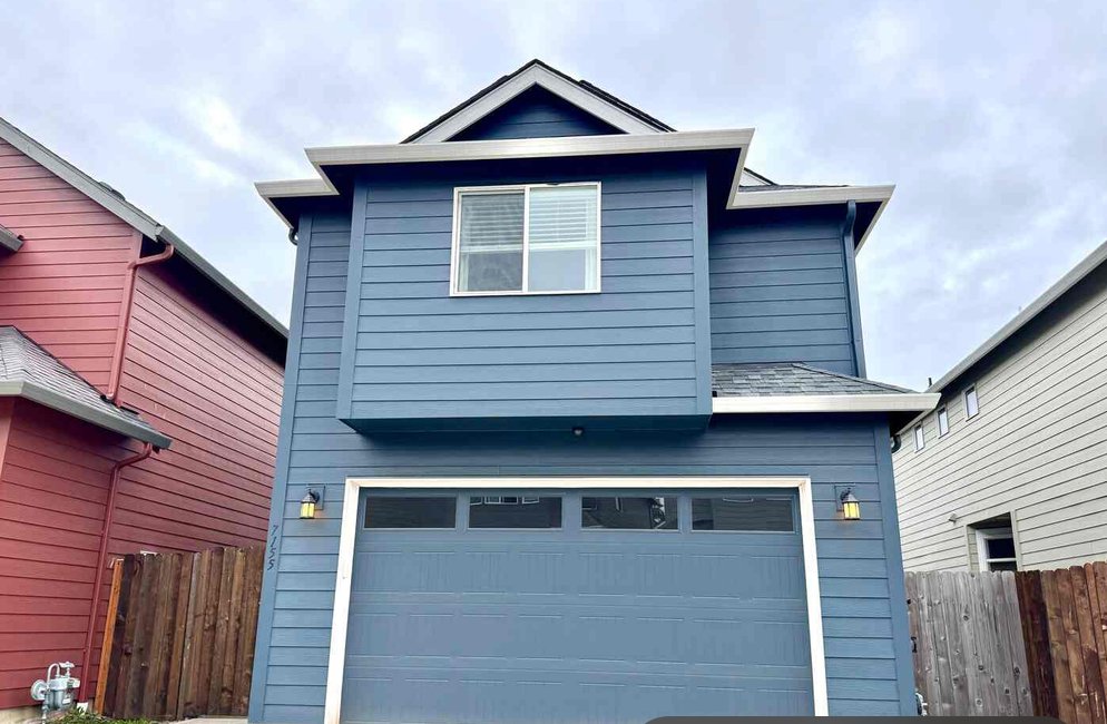 Ridgefield House: 7155 S 11th St