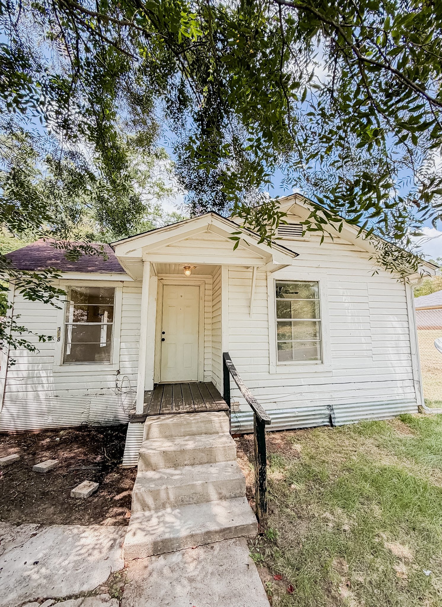 Longview House: 318 Harvard St