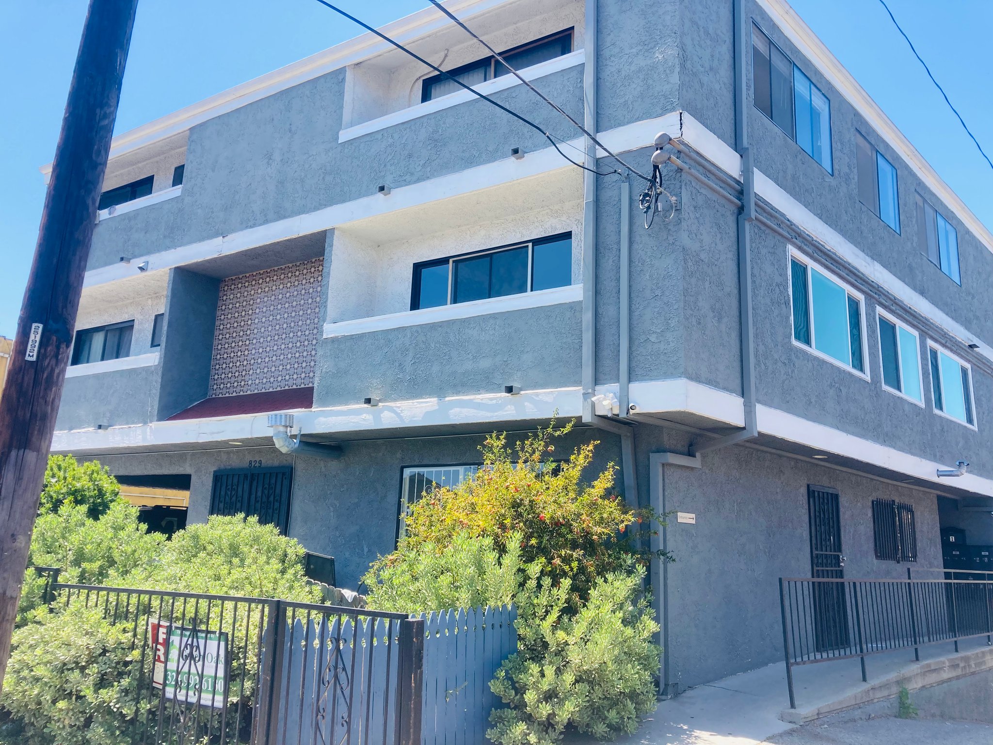 Los Angeles Apartment: 829 N Bunker Hill Ave