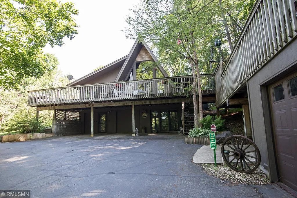 Maple Lake House: 6426 117th St NW