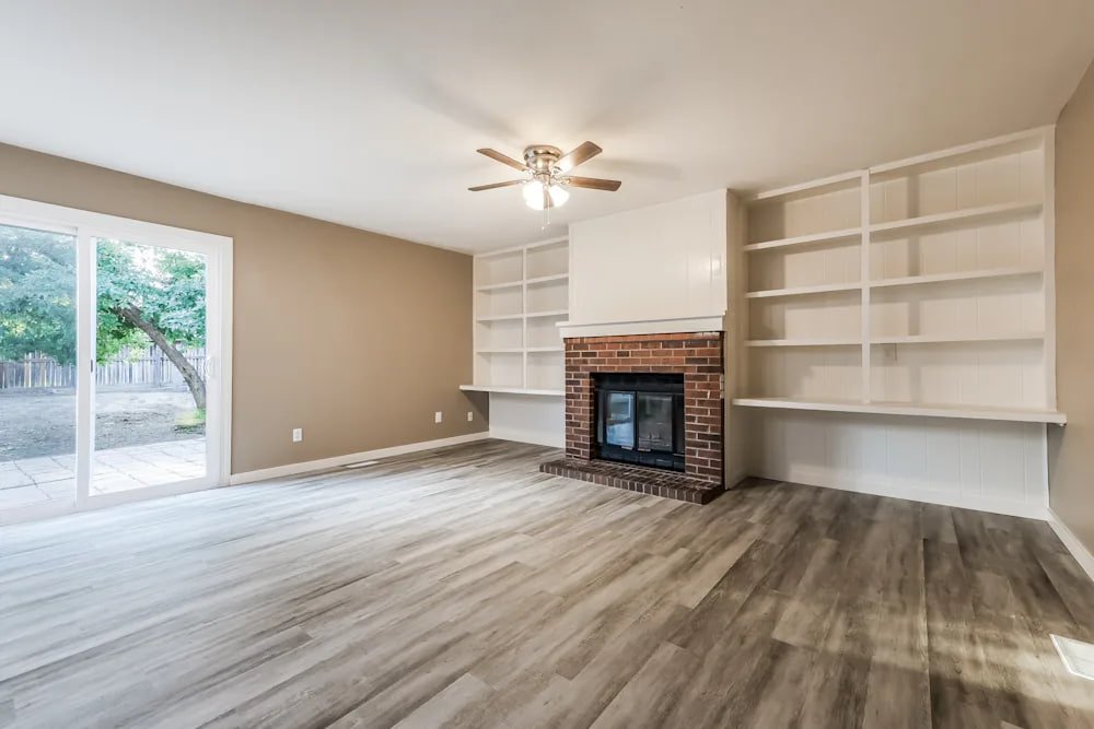 Aurora House: 664 S Joplin St