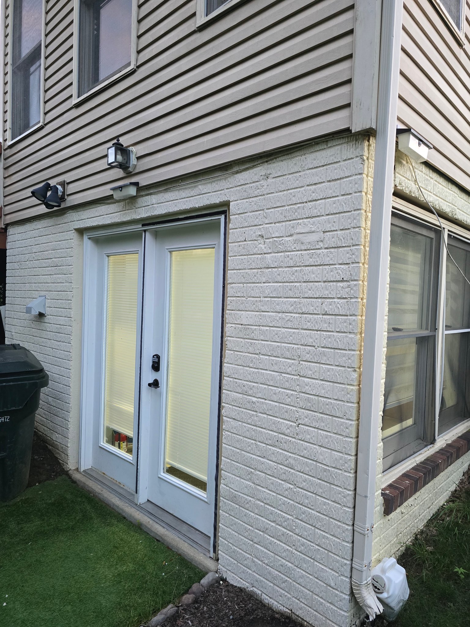Woodbridge Apartment: 16088 Olmstead Ln