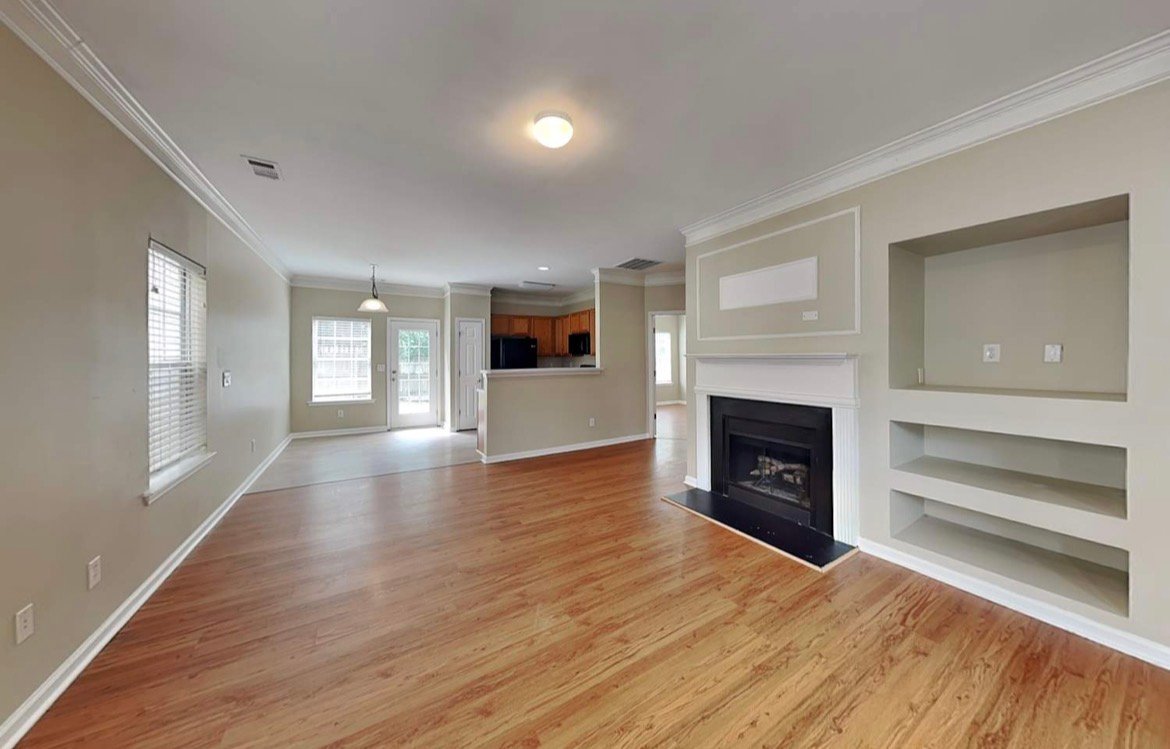 Kennesaw House: 1361 Raven Rock Trl NW
