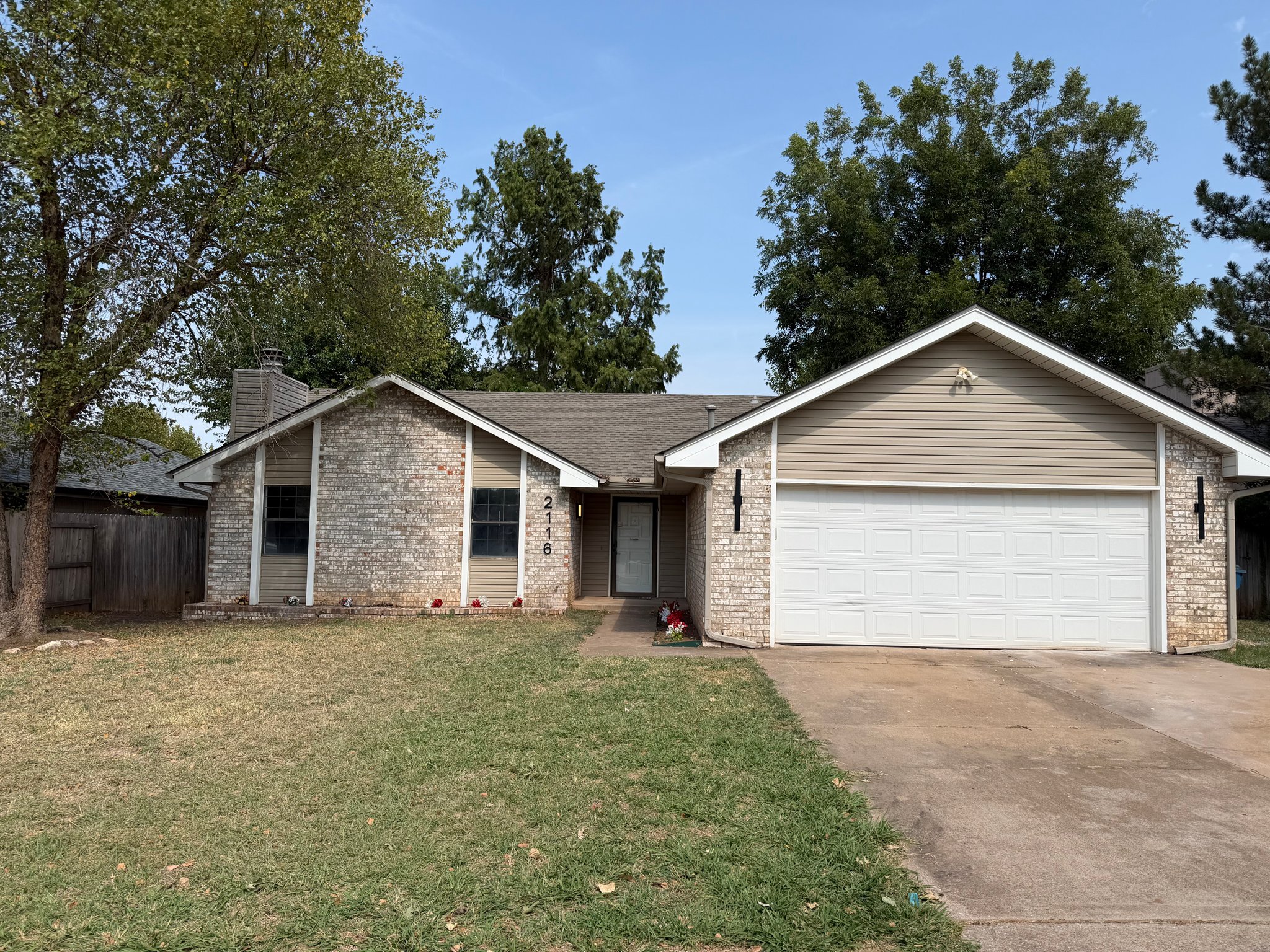 Edmond House: 2116 Tanglewood Drive