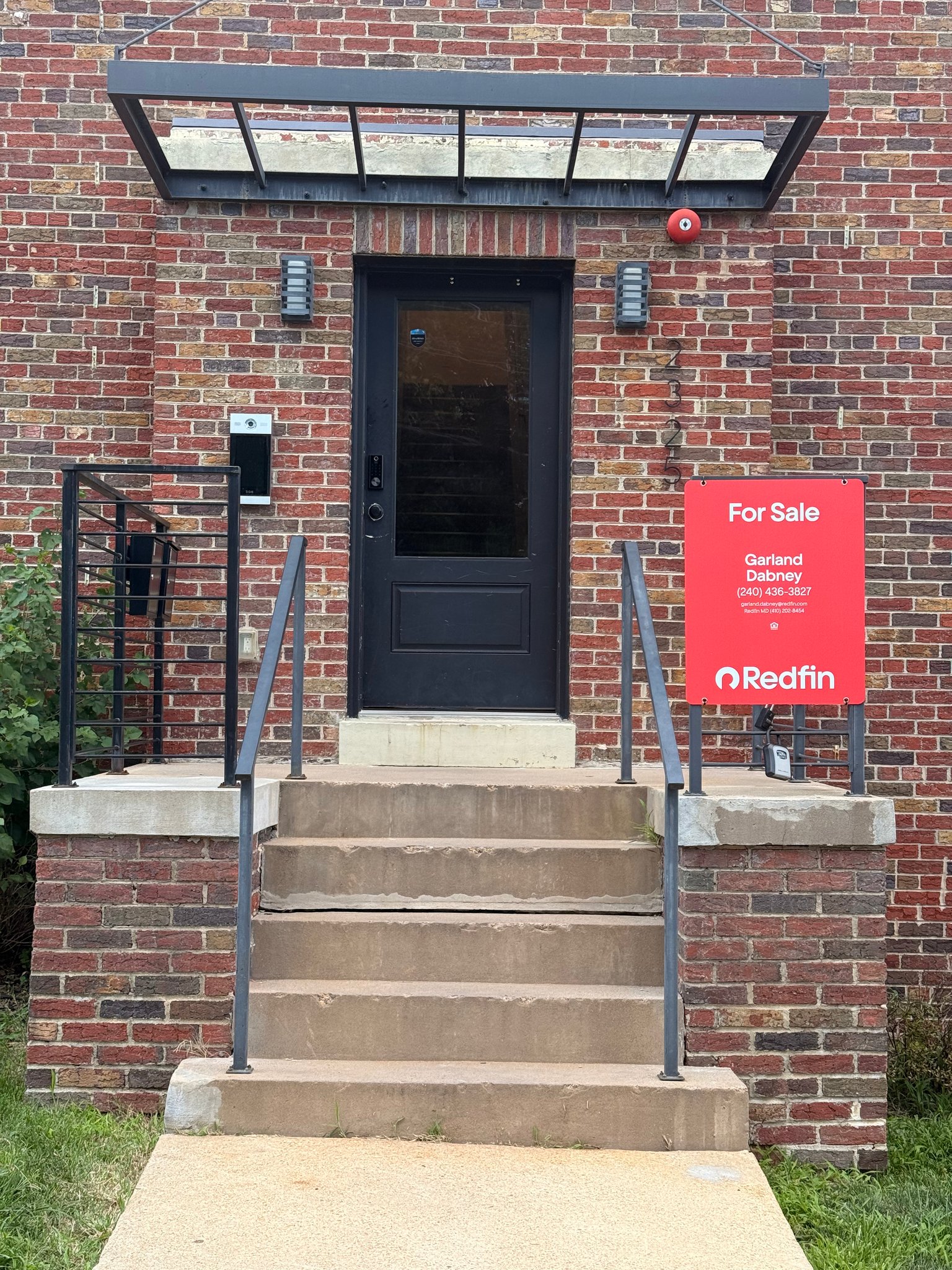 Washington Condo: 2325 High St SE