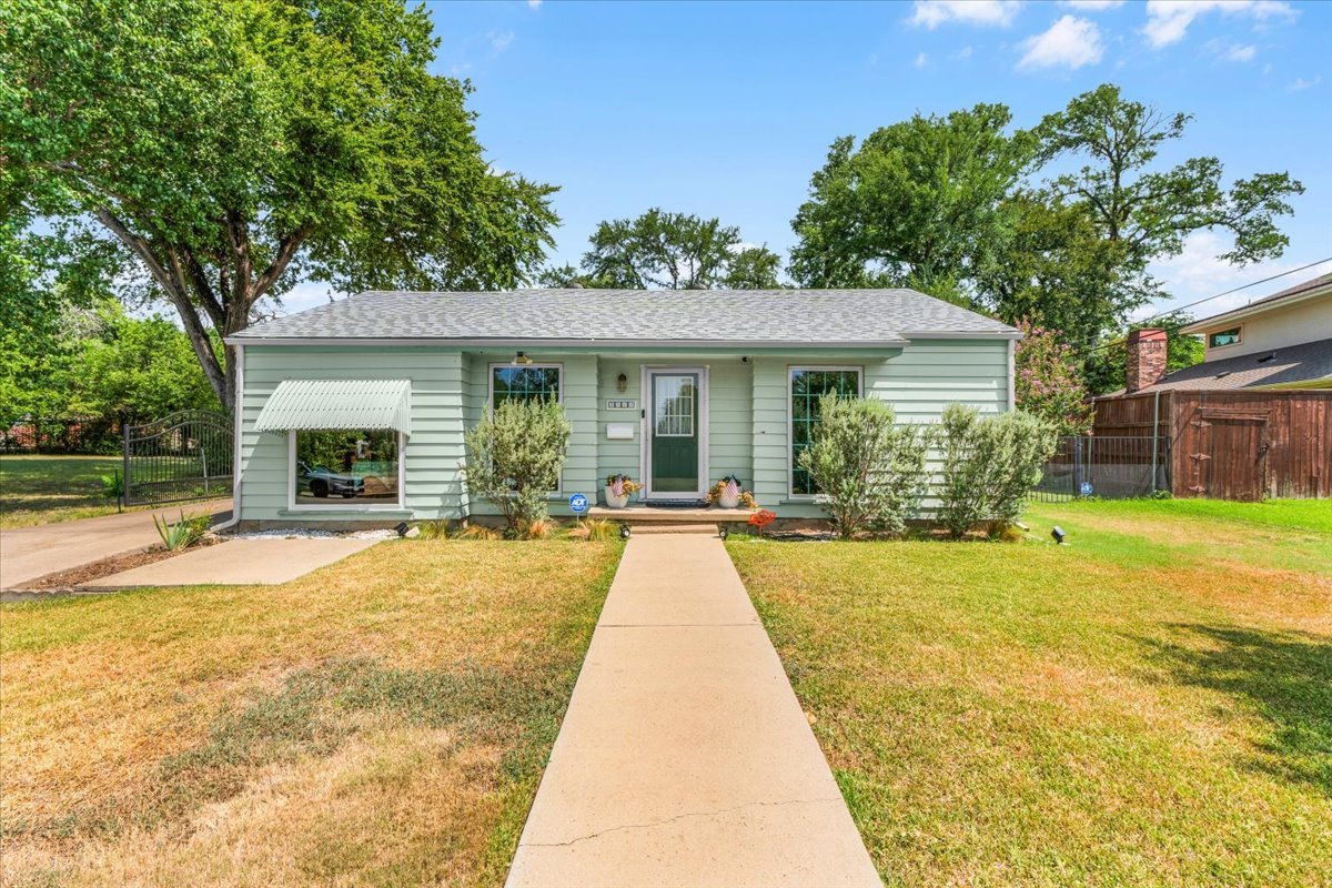 Ft.Worth House: 3720 Oaklawn Dr