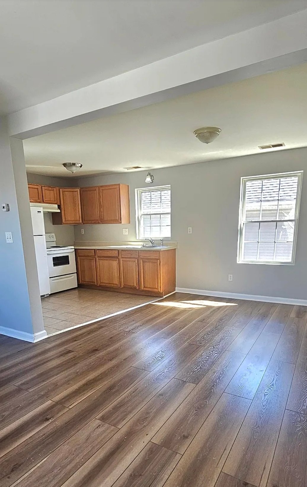 East Haven Apartment: 129 Main St
