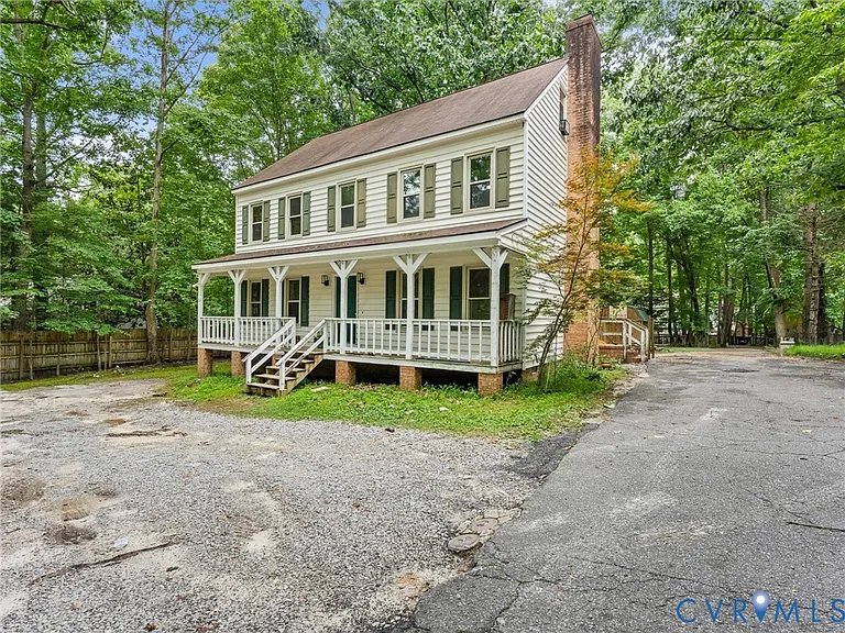Colonial Heights House: 720 Dove Path Ln