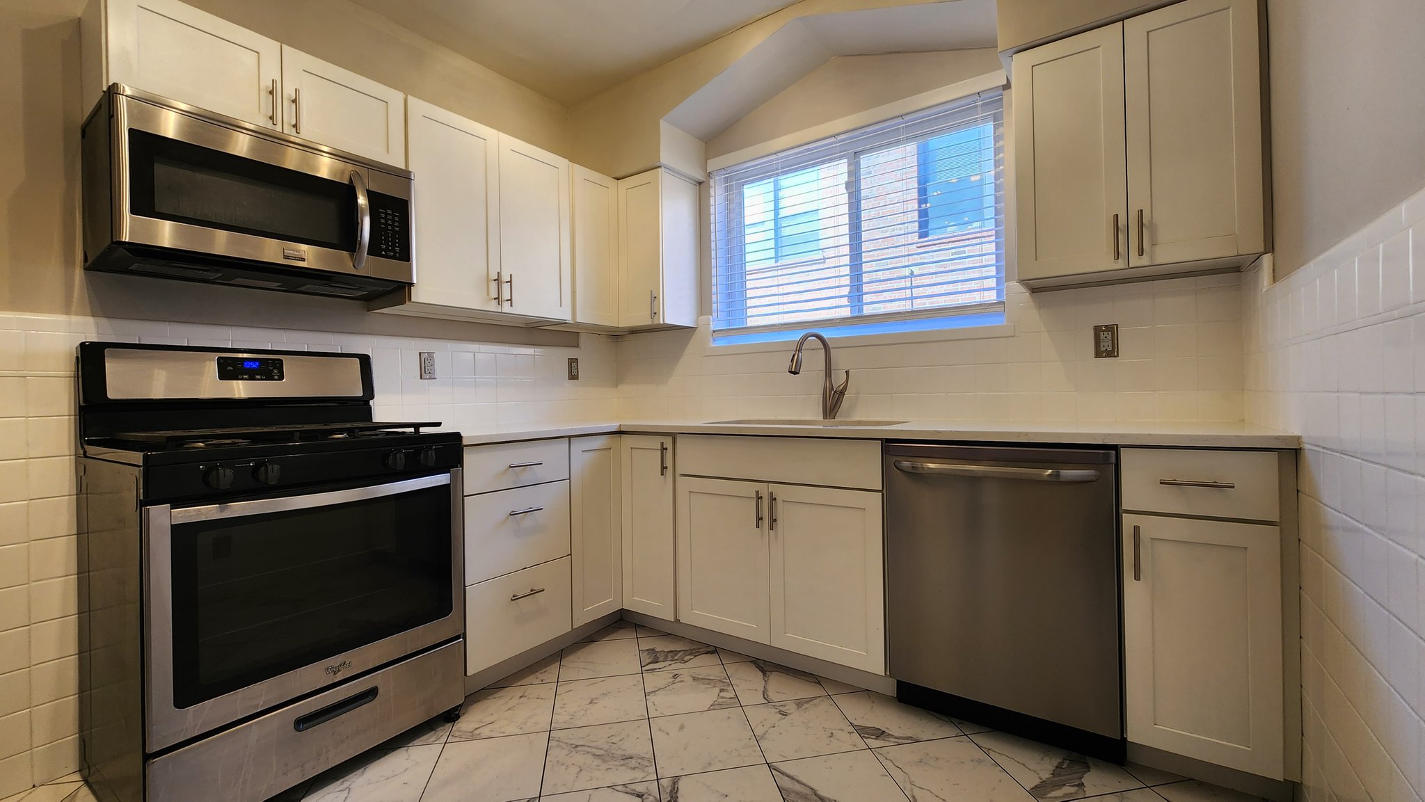 Clayton Apartment: 7512 Cromwell