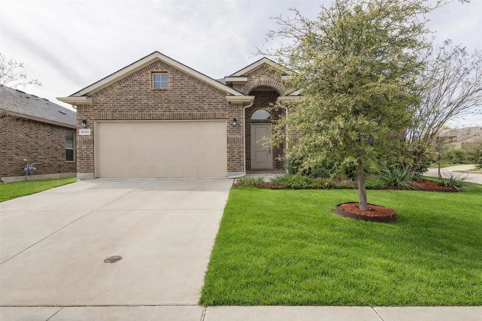 Fort Worth House: 9125 Highland Orchard Dr