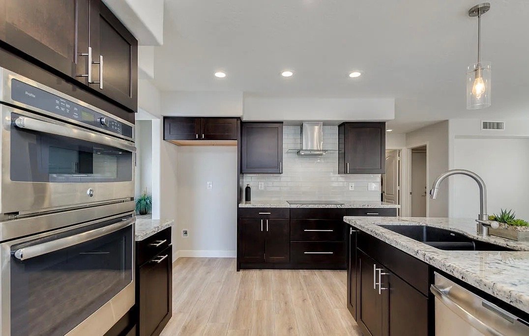 Las Vegas House: 131 S 16th St