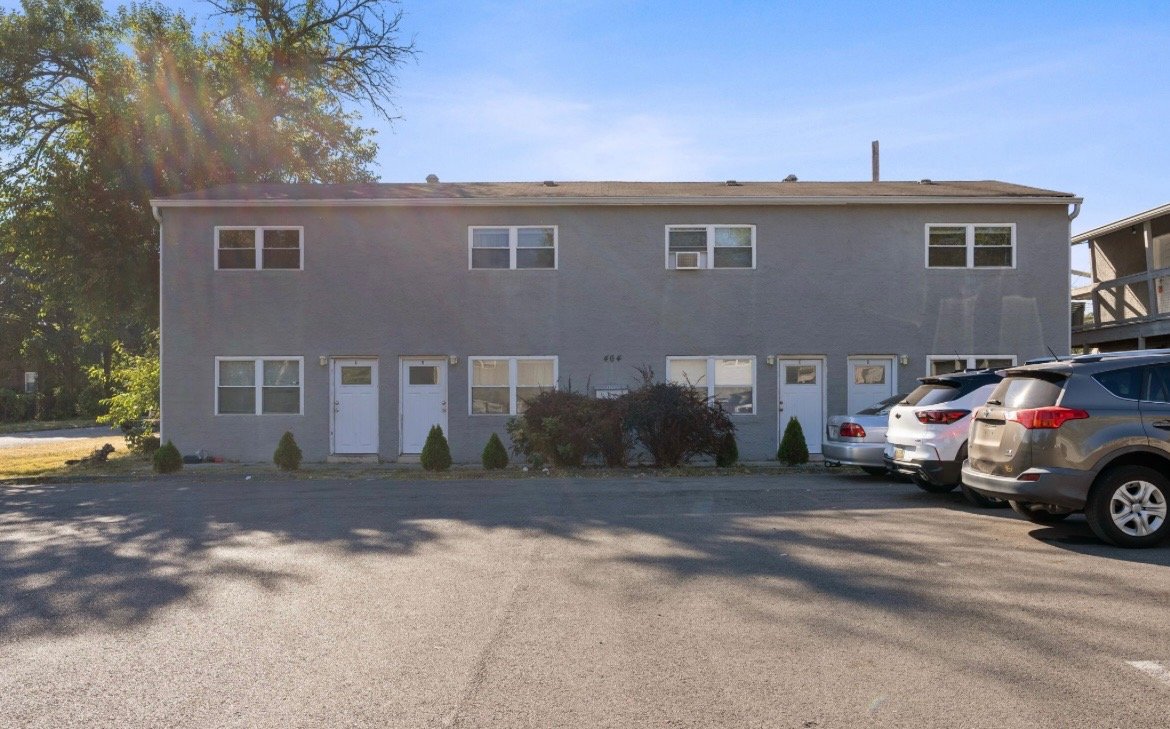 Columbus Townhome: 464 E Norwich Ave