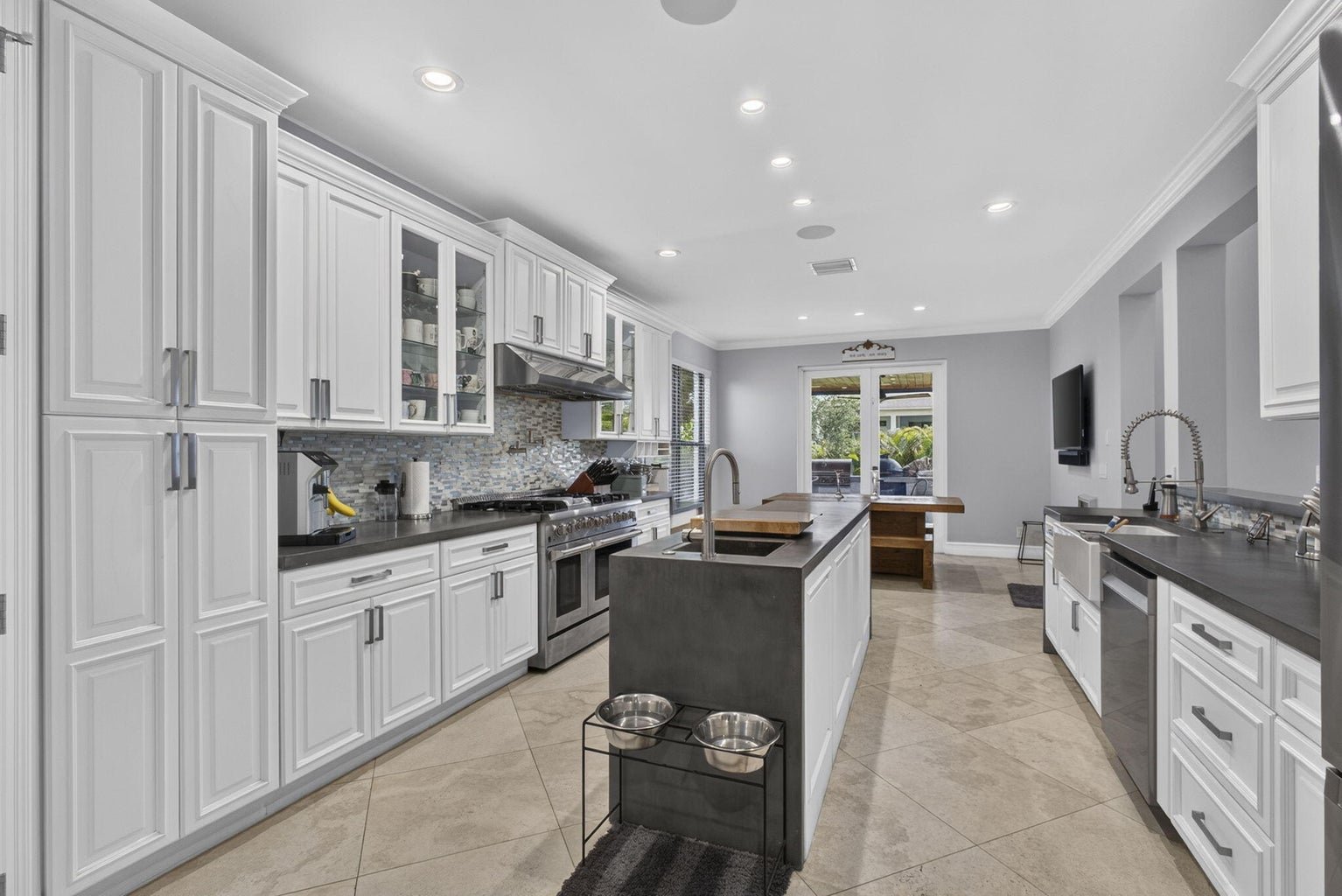 Loxahatchee House: 17394 Orange Boulevard