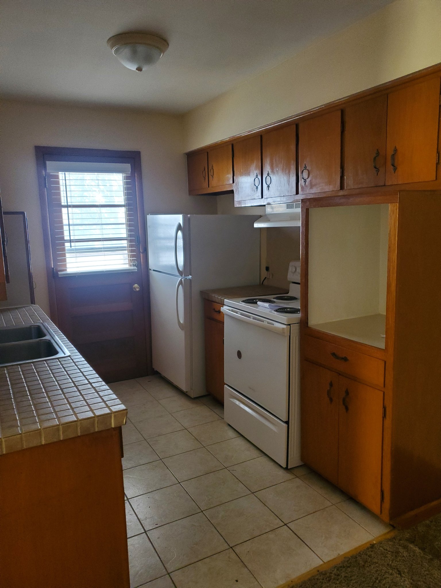 springfield Single Room: 1258 E Elm