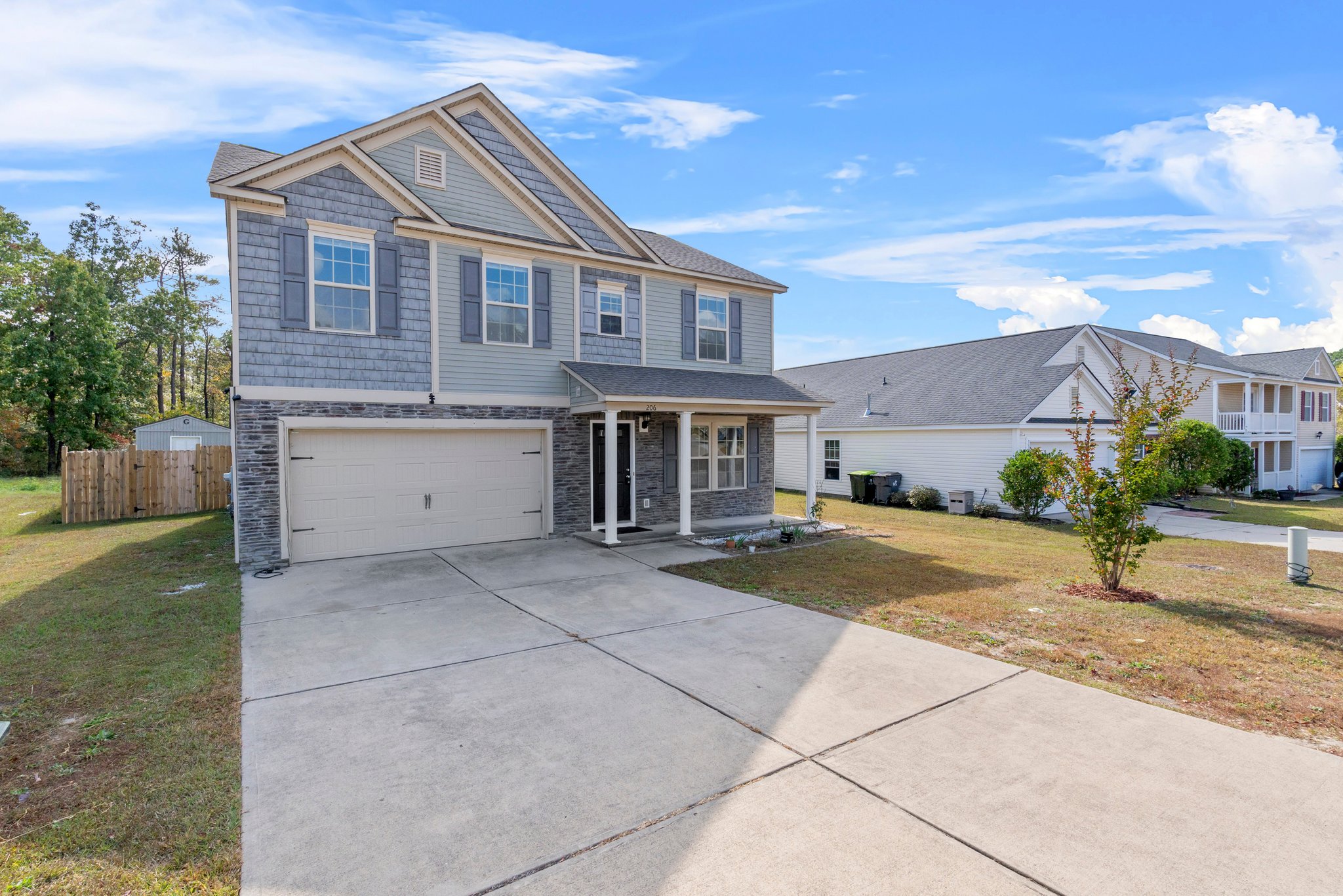 Lexington House: 207 Flinchum Pl