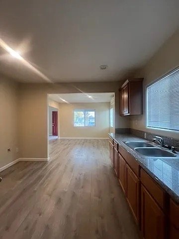 Bakersfield House: 1427 E 18th St